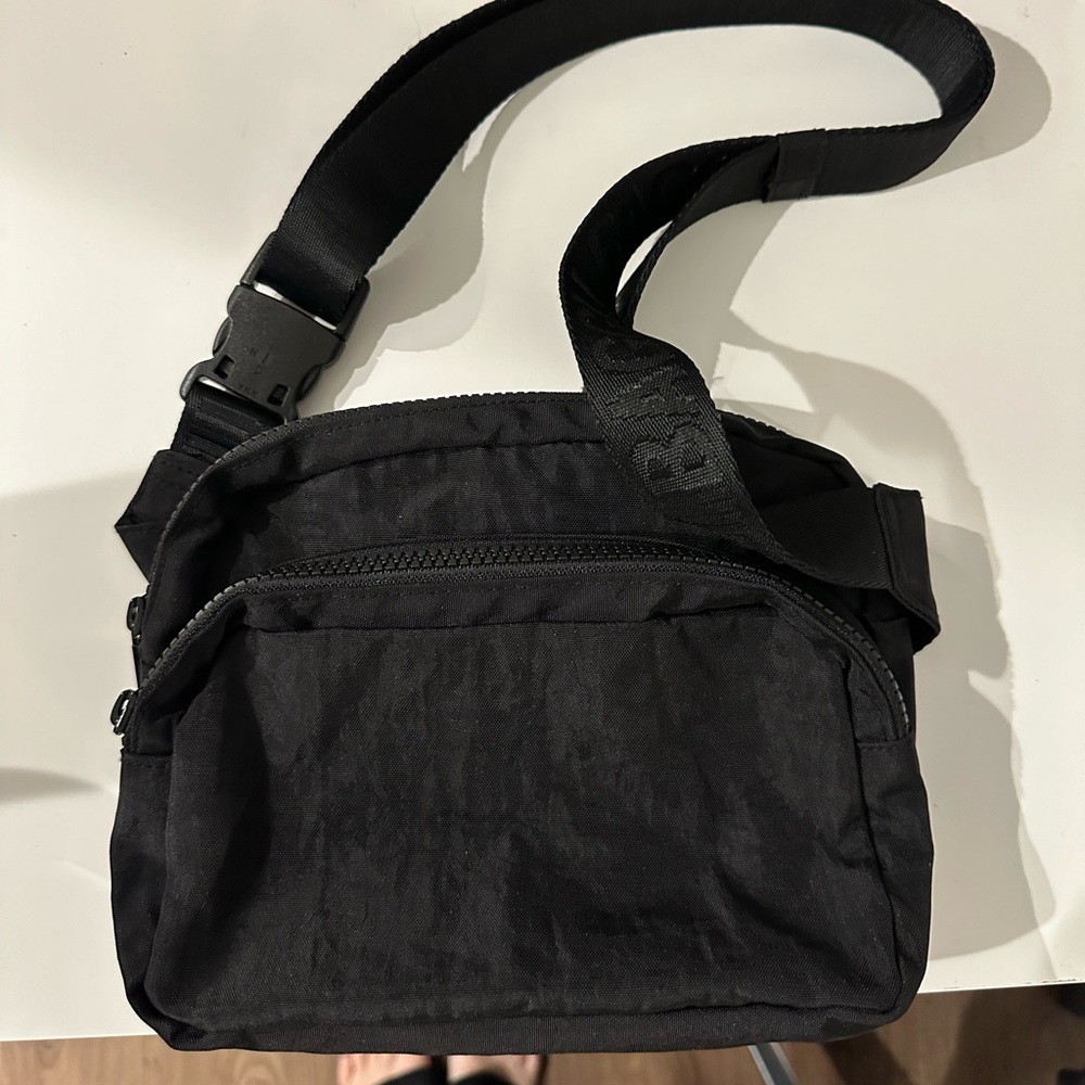 BAGGU black fannypack - EUC